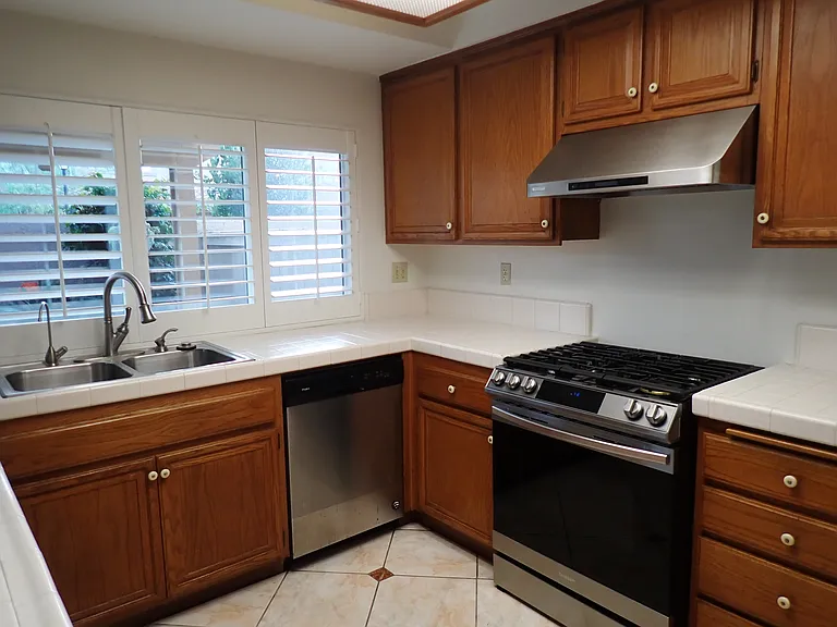 18209 Osborne Ct — Photo 10