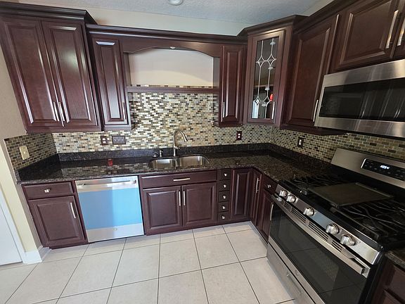 4th image of 1690 Meadow Oak Ln