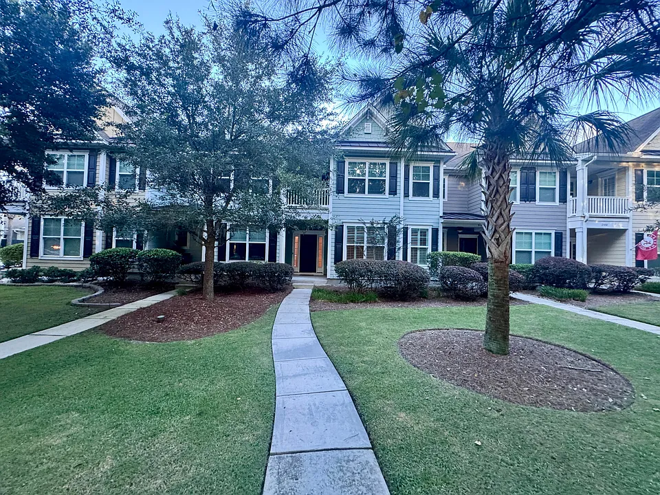 2108 Promenade Ct