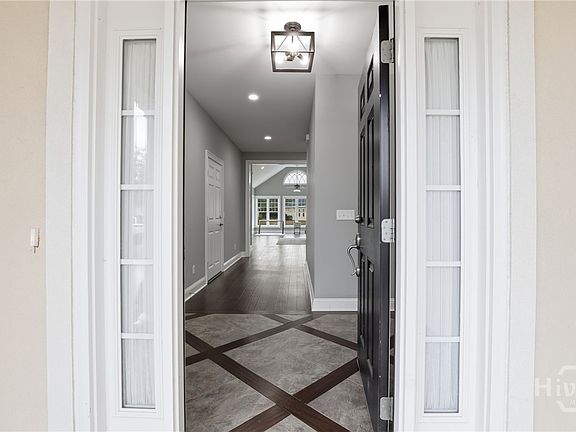 5th image of 122 Mallory Place