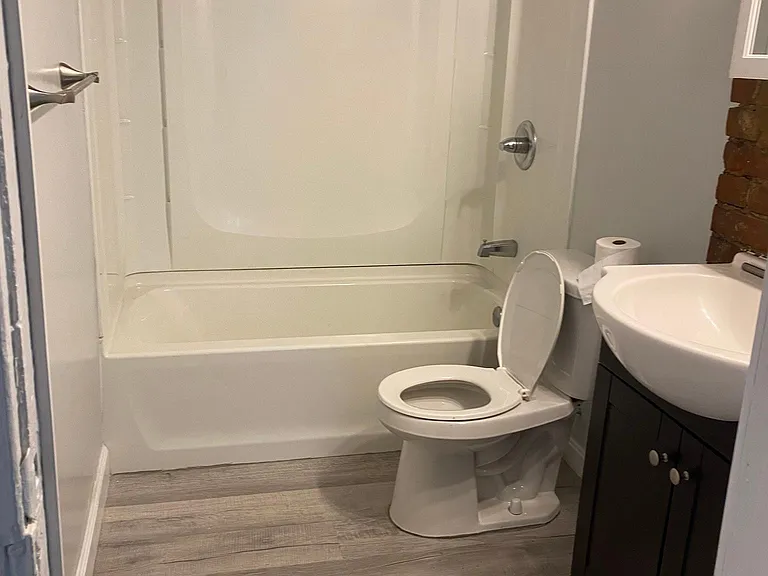 565 6th Ave — Photo 7