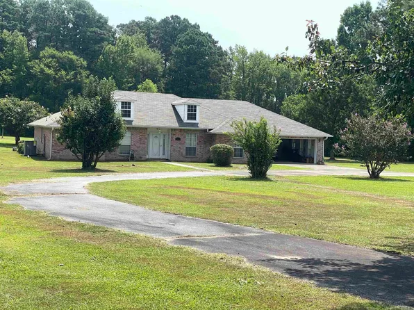 8201 Linda Dr, Pine Bluff, AR 71603