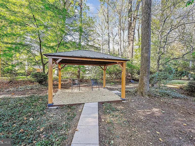 14708 Westbury Rd — Photo 74