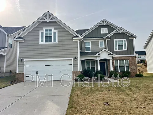 1135 Overlake Dr Photo 1