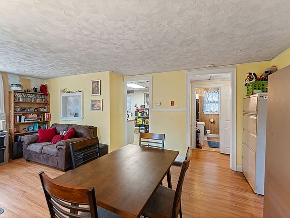 4th image of 646-648 Church St