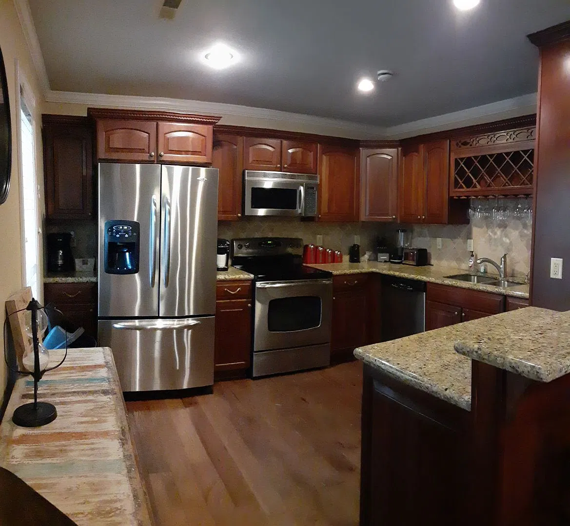 2 bed/1 bath Pecan Grove — Photo 4