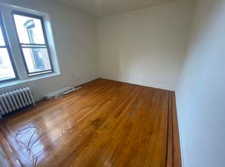 28-01 35th St #F6, Astoria, NY 11103