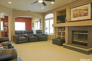 3rd image of 8788 Hawkesbury Ct