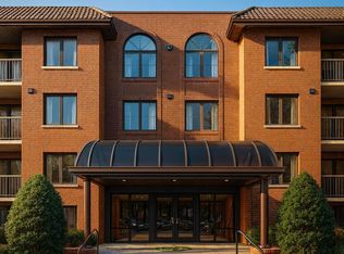 40 Wellington Ct APT 2A, Staten Island, NY 10314