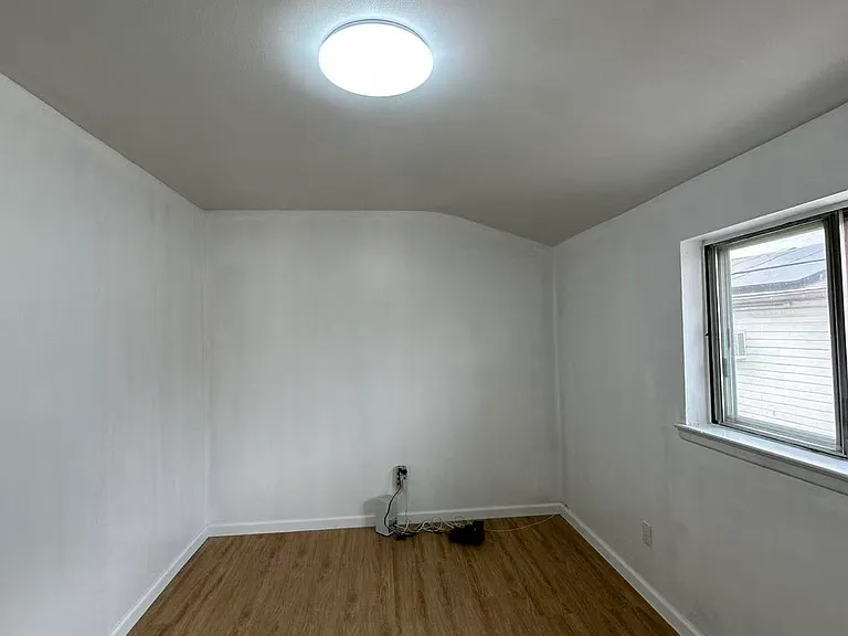379 Brookfield Ave #2 — Photo 10