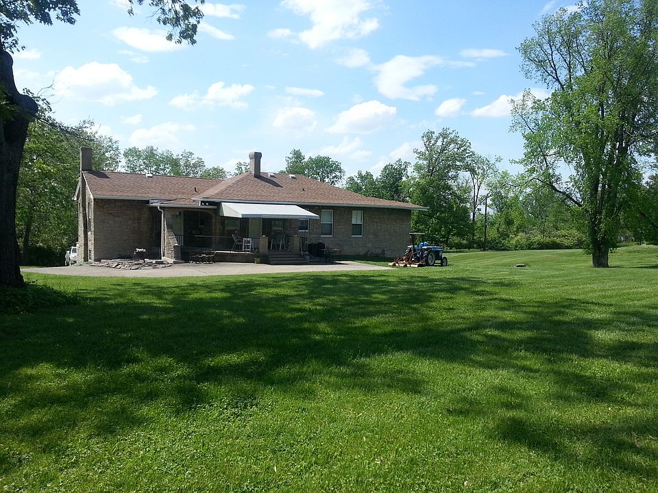 2nd image of 820 Hill St