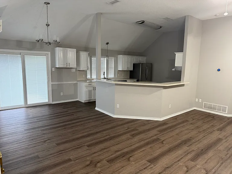 7932 Hill Country Ln — Photo 3