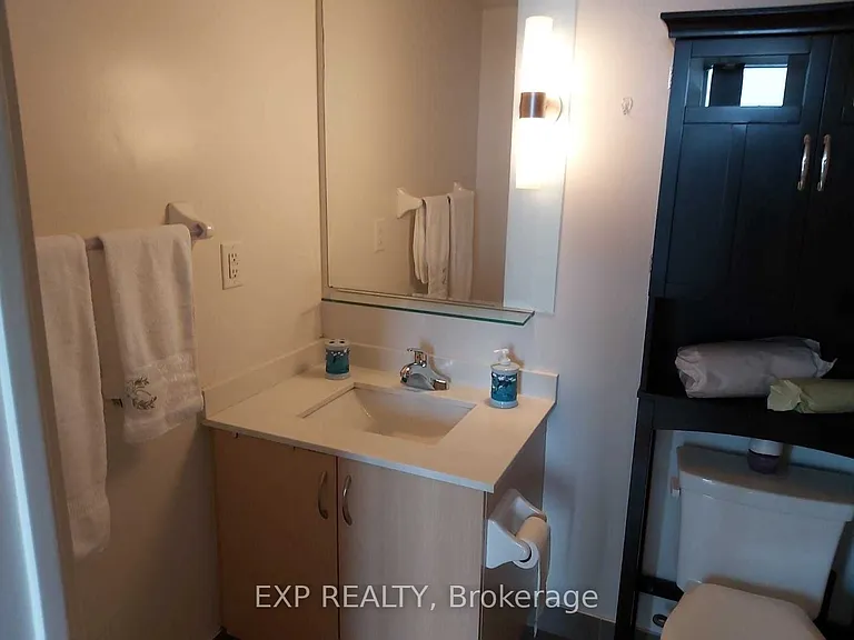 320 Richmond St E #1022 — Photo 11