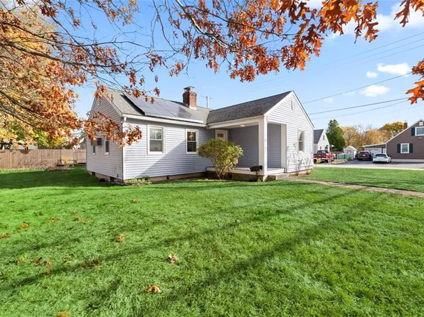 201 Strawberry Field Rd, Warwick, RI 02886