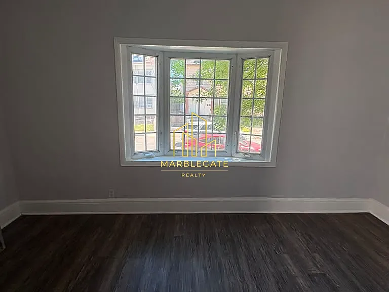 381 Leslie St #22 — Photo 8
