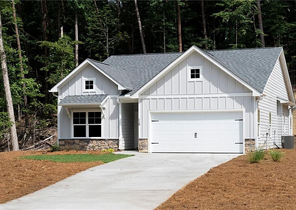 1st image of 292 Pinebrook Dr
