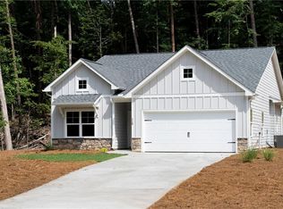 292 Pinebrook Dr, Waleska, GA 30183