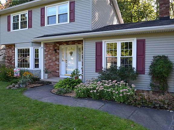 3rd image of 20 Folkside Ln