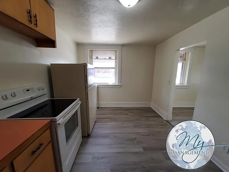 242 Washington St — Photo 30