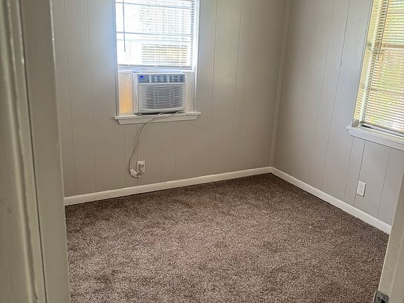 5th image of 303 N Jefferson St