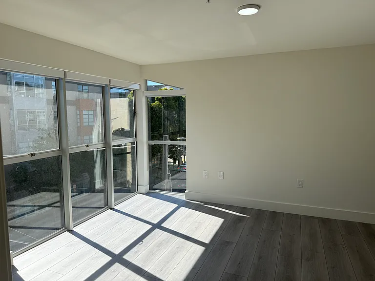 300 Linden St #1 — Photo 22