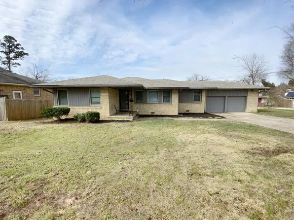 1901 Crestview Dr, Bartlesville, OK 74003