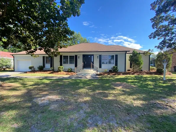 209 Leon Dr, Greenville, NC 27858