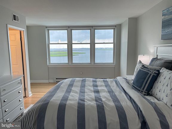 3rd image of 500 Bay Ave