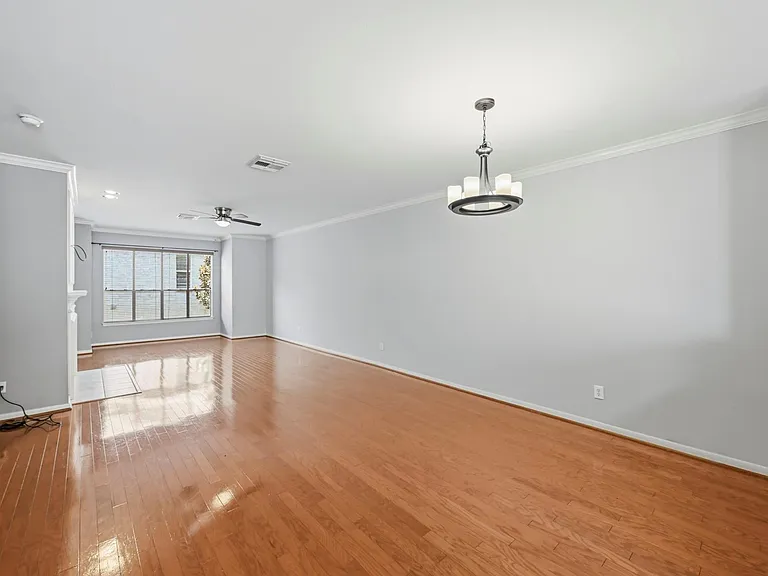 2913 Crawford St — Photo 15