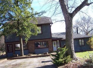 3591 Bee St, Mineral Ridge, OH 44440