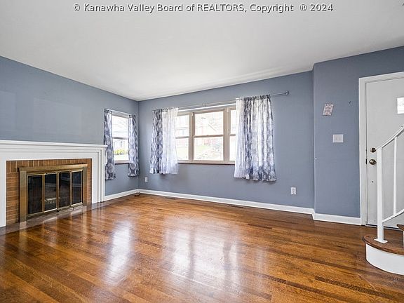 4th image of 620 Gordon Dr