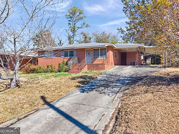 2nd image of 1801 Winston Dr