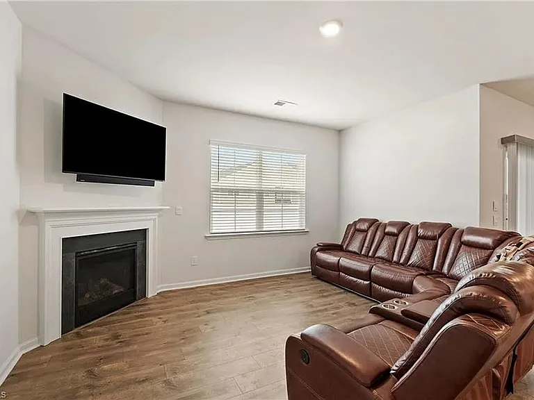 4608 Reedy Creek Farm Cir — Photo 3