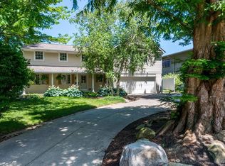 30200 Lake Rd, Bay Village, OH 44140