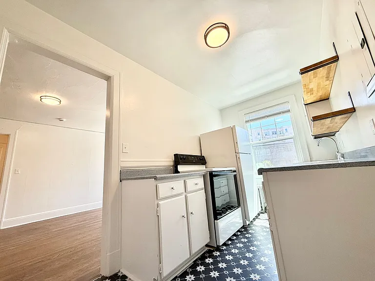 1522 E Olive Way — Photo 35