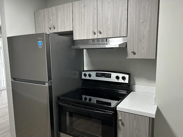 427 N Lake St #6 — Photo 2