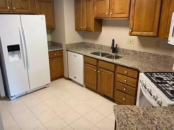 4th image of 2245 Sandpiper Ct S