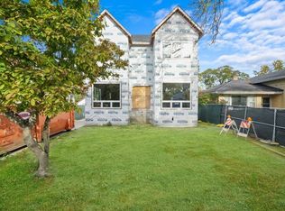 280 Blackhawk Rd, Riverside, IL 60546