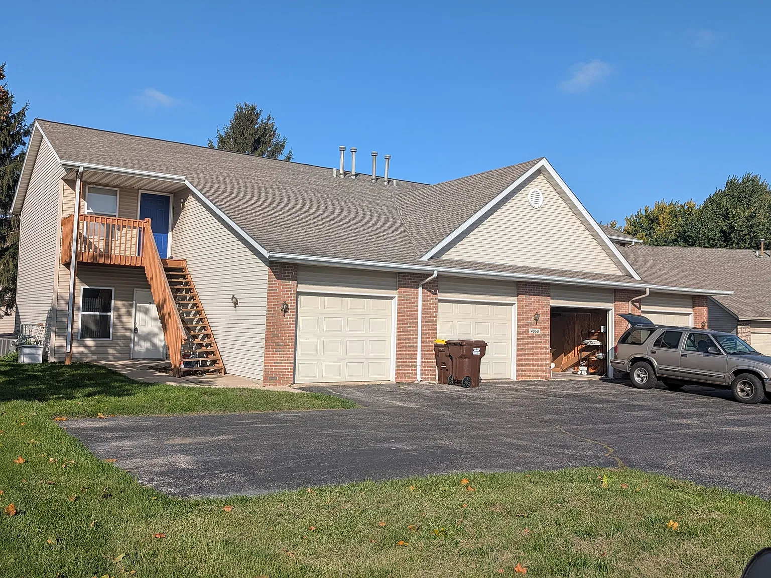 4968 Pine Meadow Pkwy — Photo 1