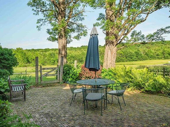 4th image of 475 Elmendorf Road