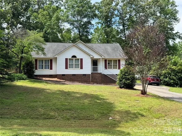 913 Pleasant Ridge Rd, Fort Mill, SC 29715