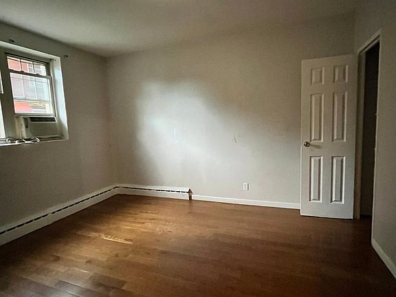 3rd image of 31 Duncan Ave #1C