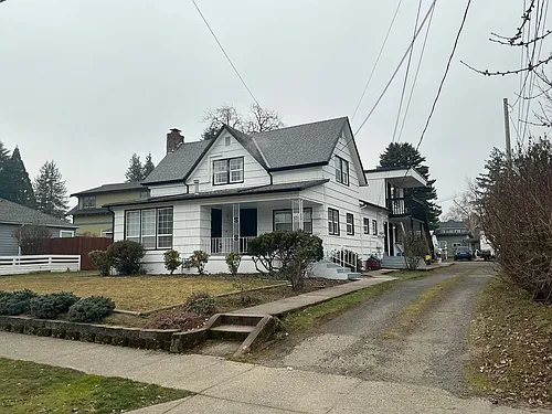 2212 B St Photo 1