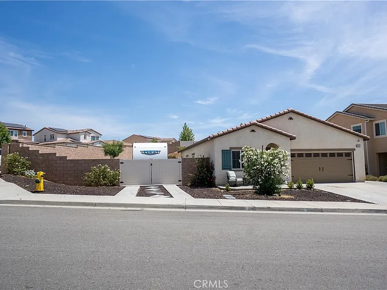 35227 Price St — Photo 1