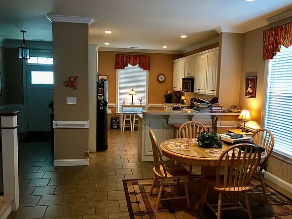 Open Kitchen/Dining area