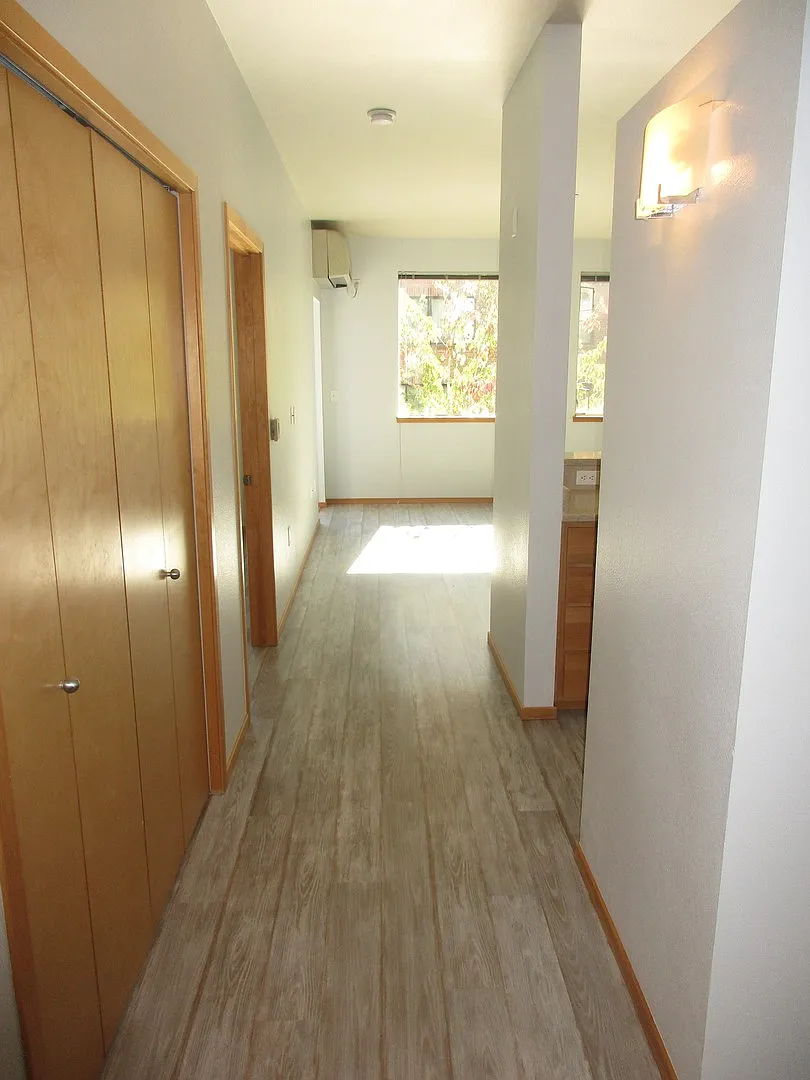 The Lexis - 1 bed/1 bath Pearl District condo w/parking/balcony/some utilities — Photo 3