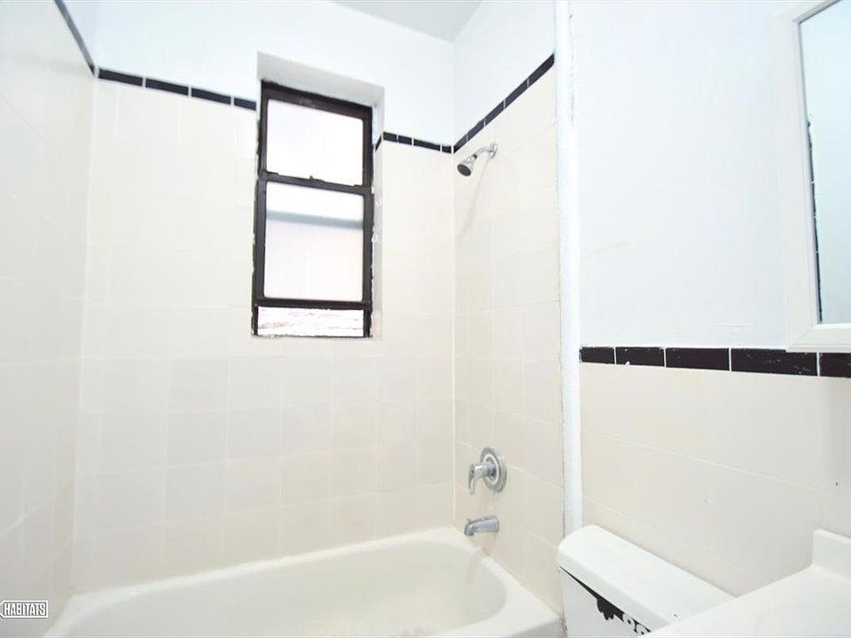 2nd image of 1838 A C Powell Blvd APT 9