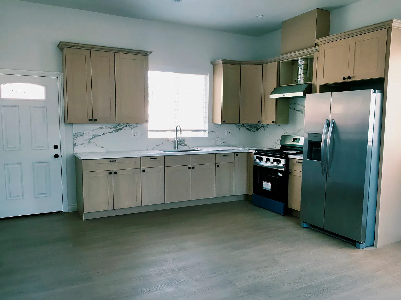 17442 Roscoe Blvd — Photo 3