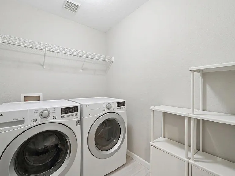1414 Strickland Dr — Photo 20