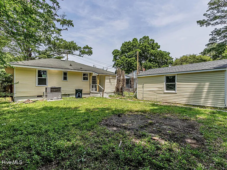717 New River Dr — Photo 2